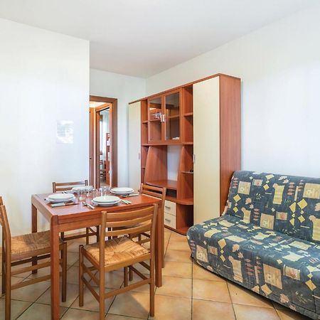 Pet Friendly Apartment In Rosolina Mare With Wifi Exterior foto